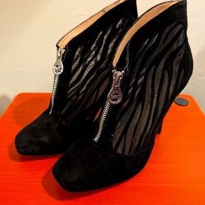 Like New Michael Kors Black Bootie Heels Size 9